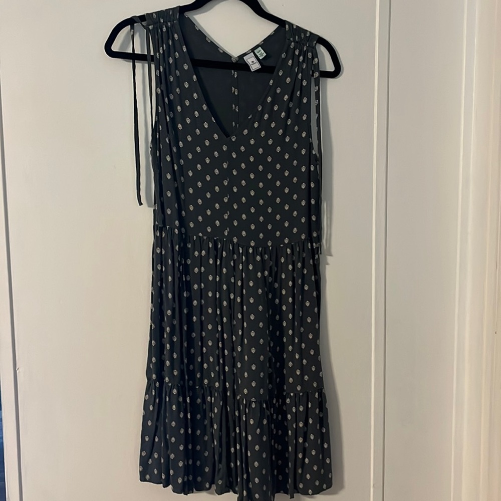 Grey shoulder tie dress